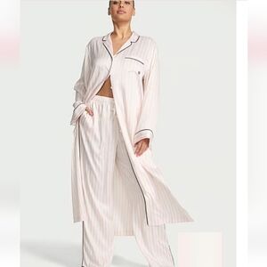 Victoria's Secret Glazed Satin Long Flyaway Tunic Pajama Set  XS Short